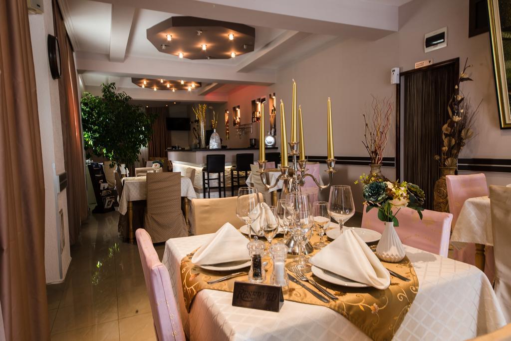 Hotel Ideal Подгориця Екстер'єр фото