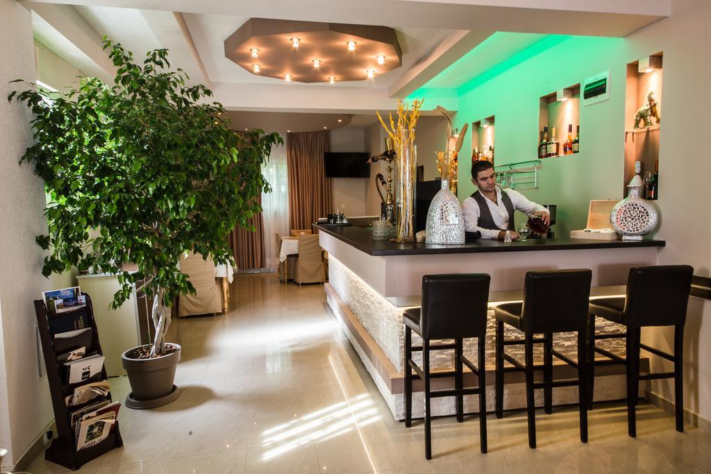 Hotel Ideal Подгориця Екстер'єр фото