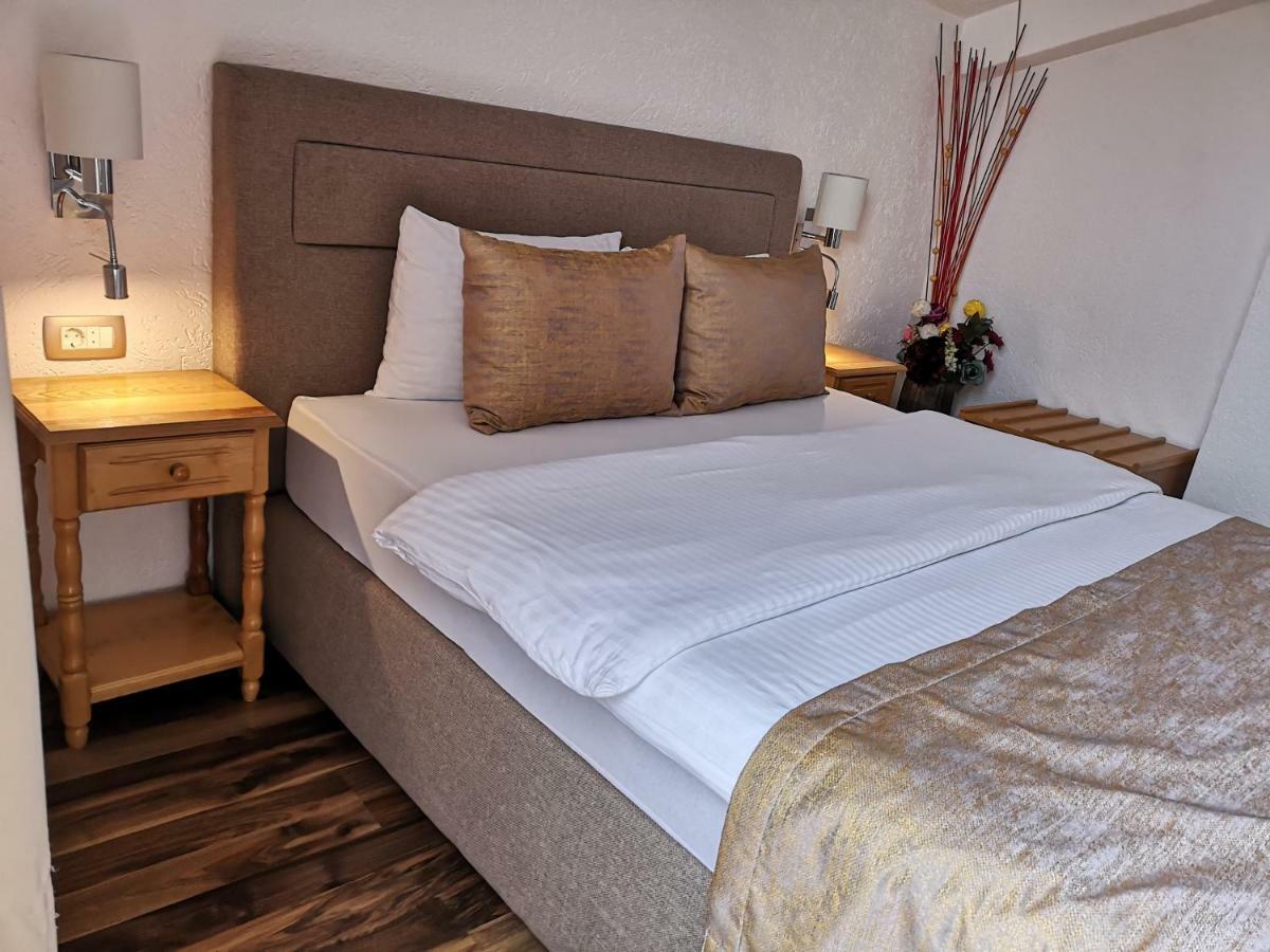 Hotel Ideal Подгориця Екстер'єр фото