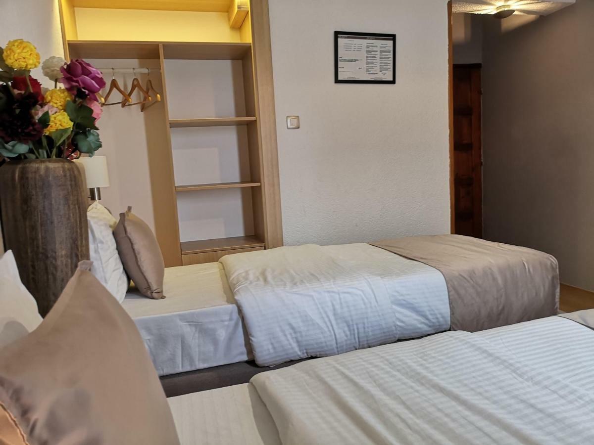 Hotel Ideal Подгориця Екстер'єр фото
