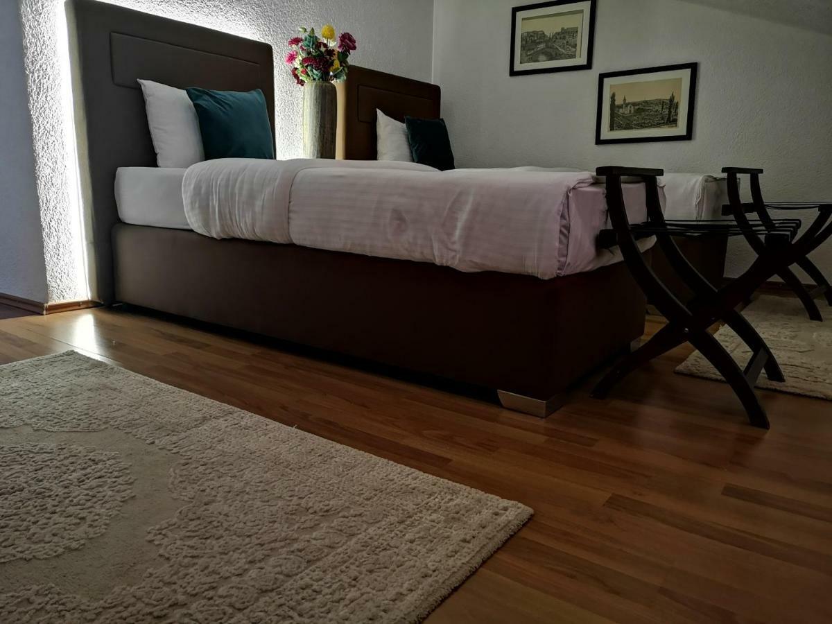Hotel Ideal Подгориця Екстер'єр фото