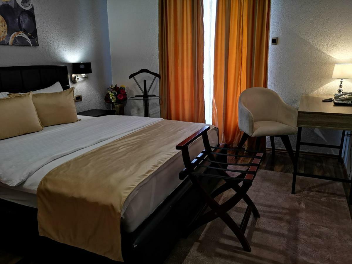 Hotel Ideal Подгориця Екстер'єр фото