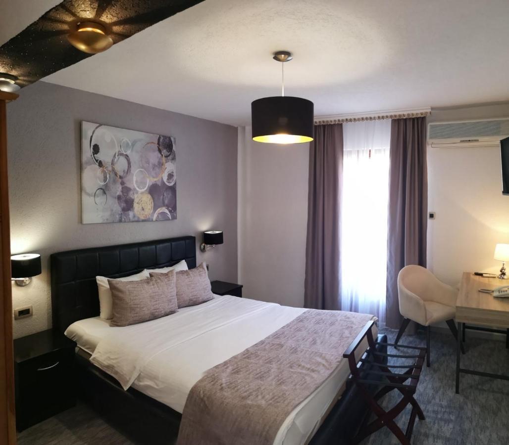 Hotel Ideal Подгориця Екстер'єр фото