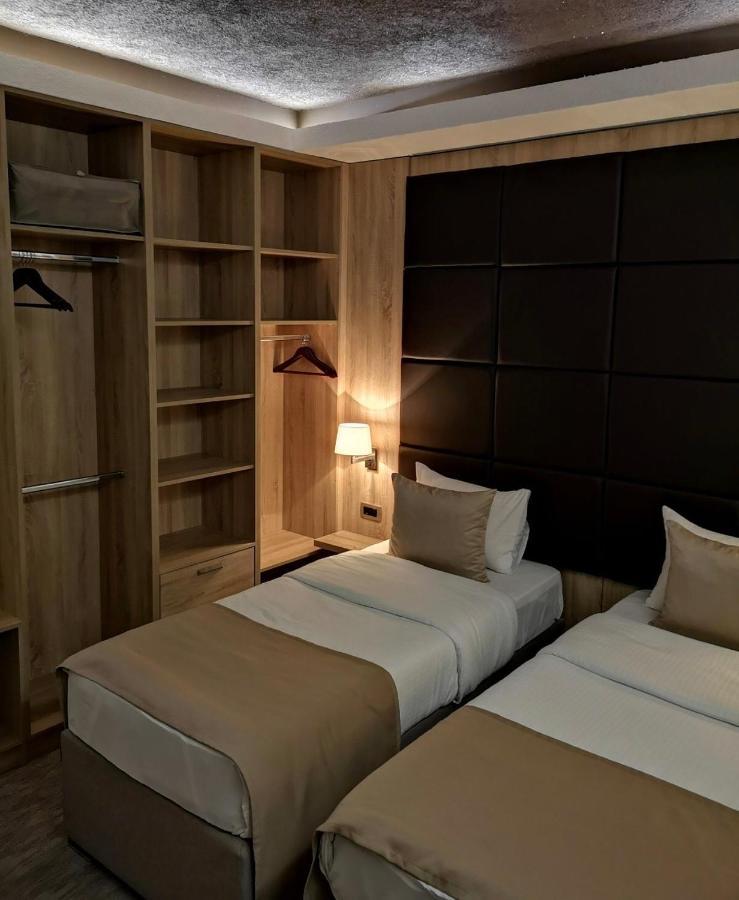 Hotel Ideal Подгориця Екстер'єр фото